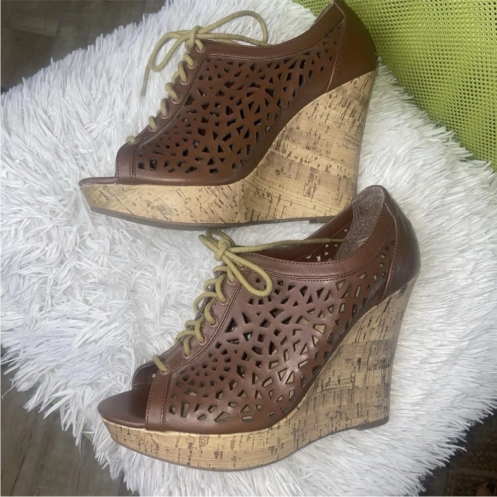 Women's Brown Lace Up Wedge Sandals Size 10 Peep Toe shoes